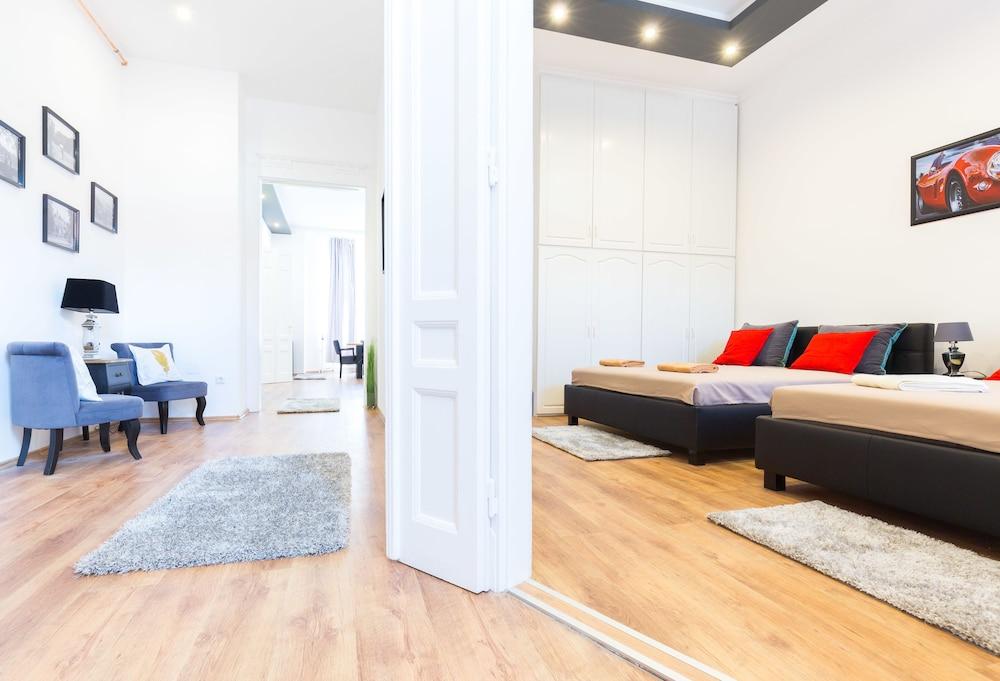 Real Apartments Zichy 1