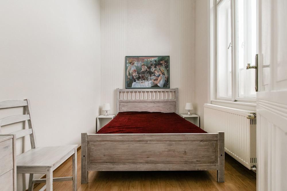 Wesselenyi 18 Apartment 1