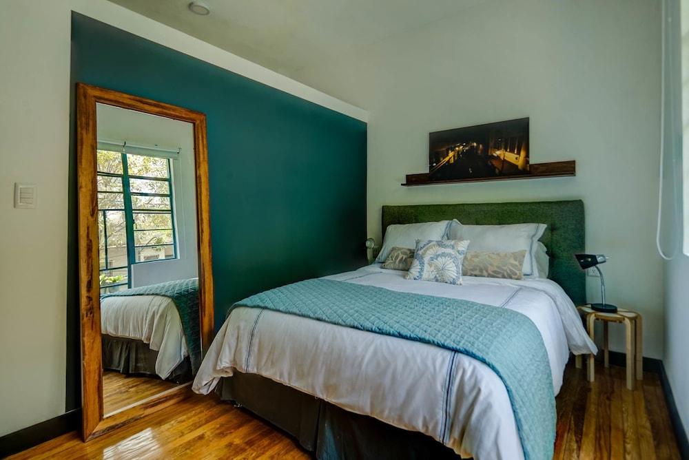 Old School Apartment by Mr.W 1