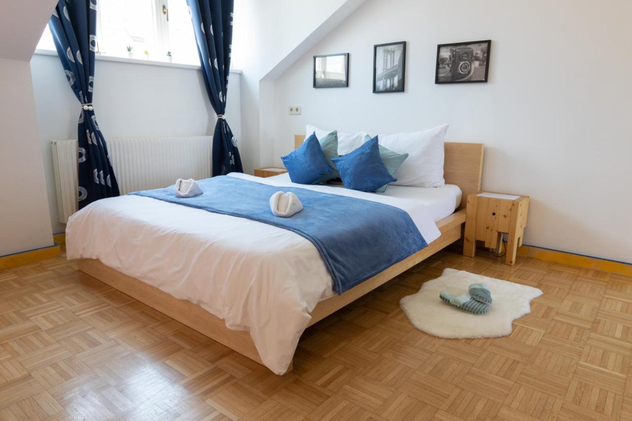 Yeshello Central Station Studio 1