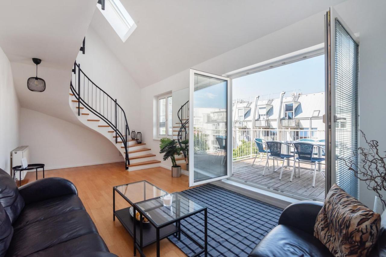 Vienna Roof Top Apartment with Terrace, Parking And AC 2