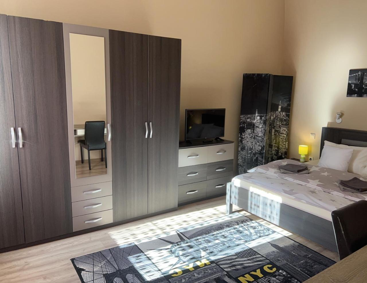 Apartment Near Opera in Downtown Budapest 1