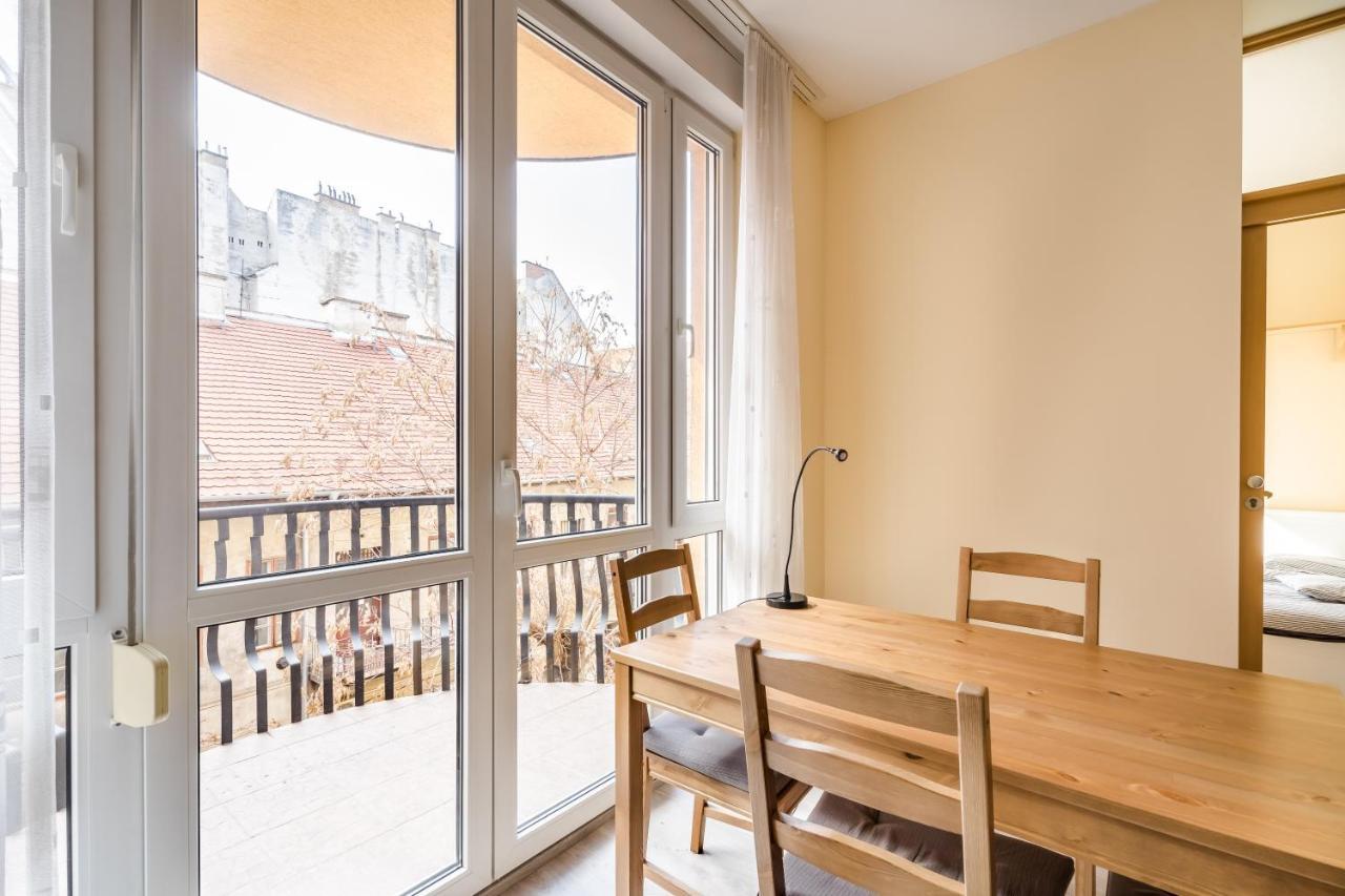 Bpr Vivid Downtown Vibe with Balcony 1