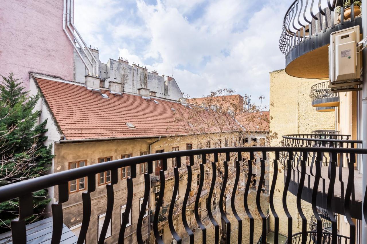 Bpr Vivid Downtown Vibe with Balcony 2