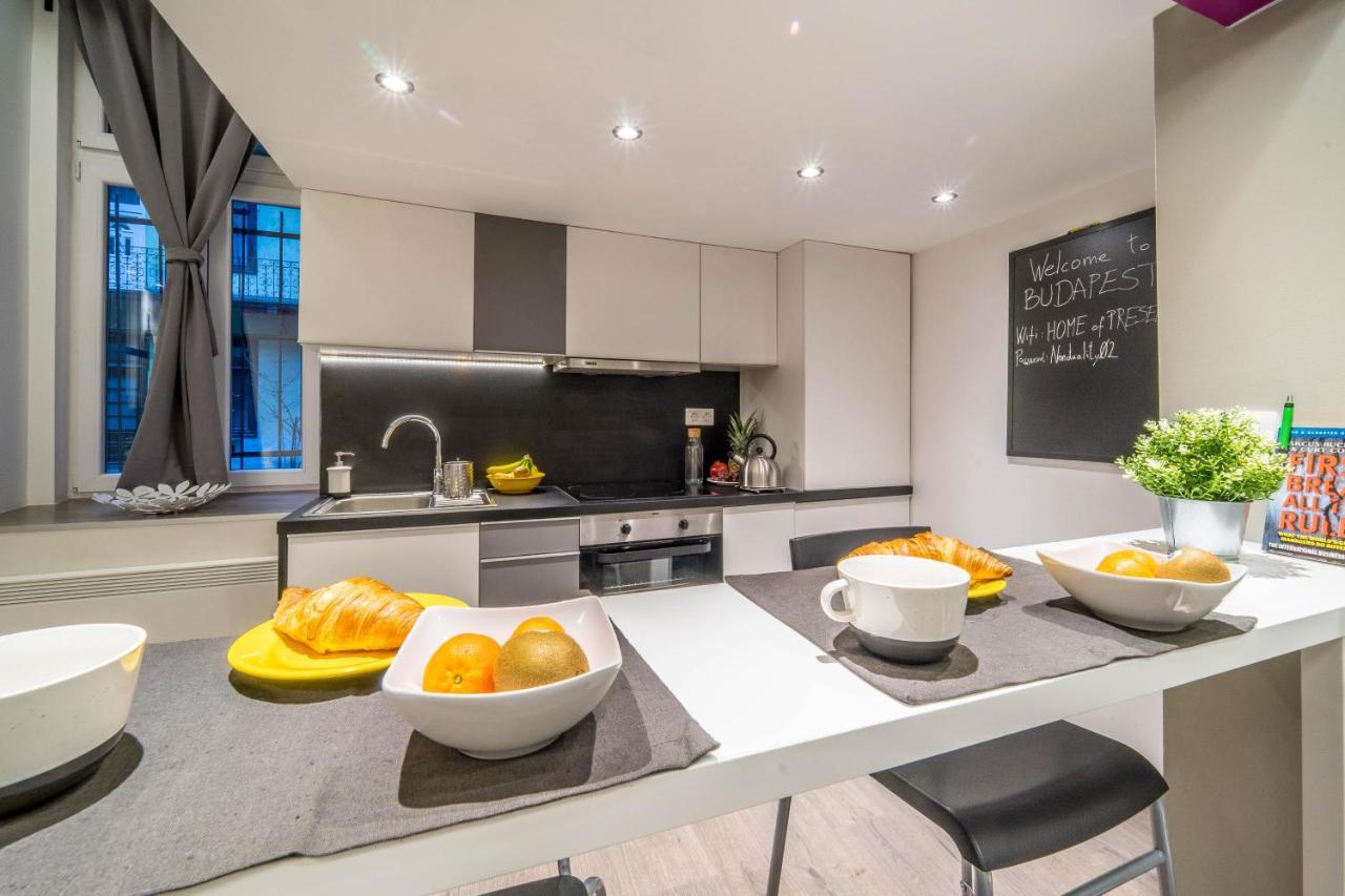 Cozy Downtown Studio Apartment 2