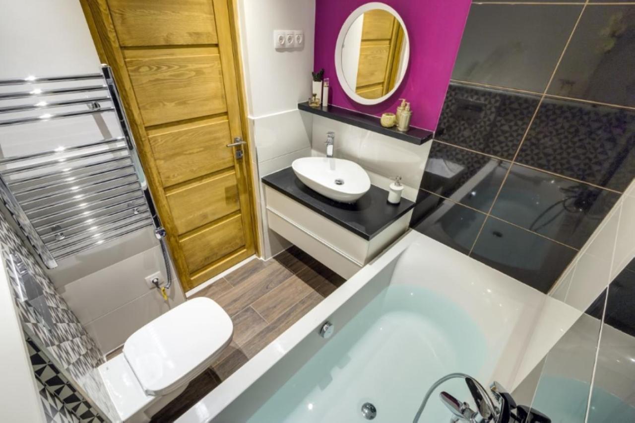 Cozy Downtown Studio Apartment 1