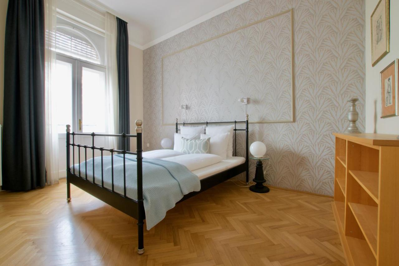 Standard Apartment by Hi5 - Kecskemeti Street Suite 2