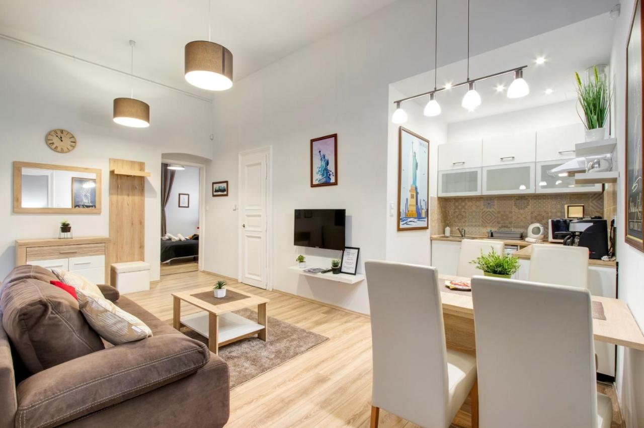 Standard Apartment by Hi5 - Weiner Leo 2