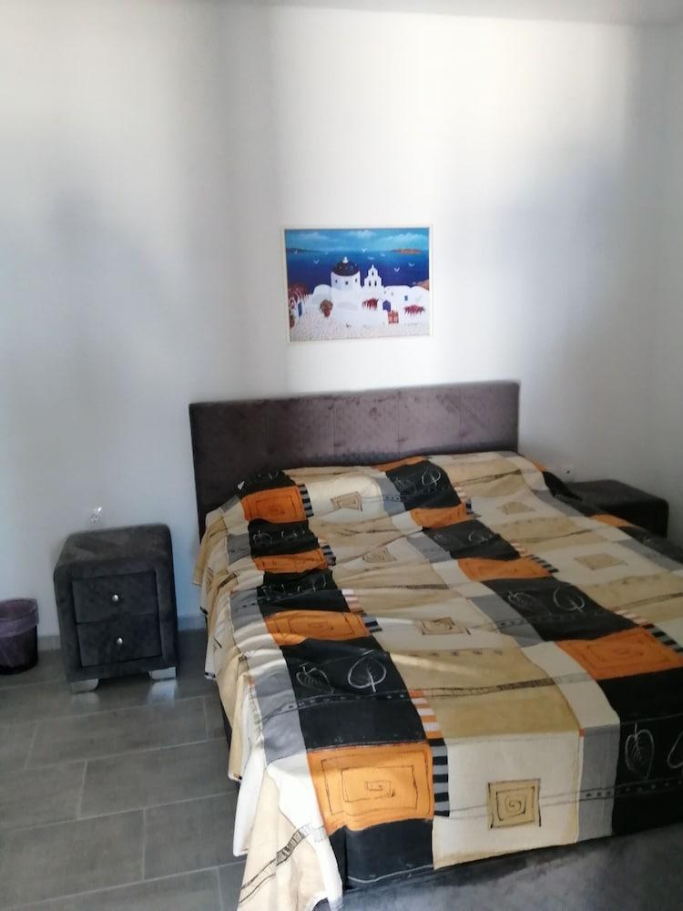 Santorini Sunrise Love 1