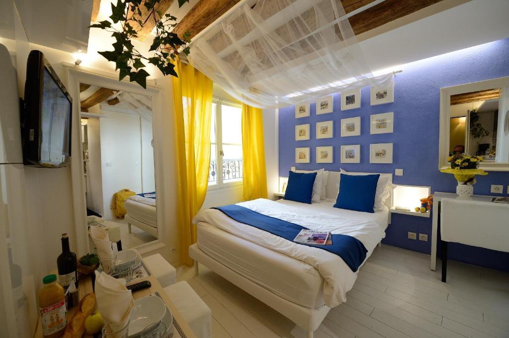 Les Patios du Marais 1 1