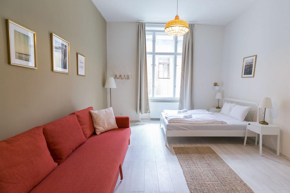 Magical Ernesto Iv. 2