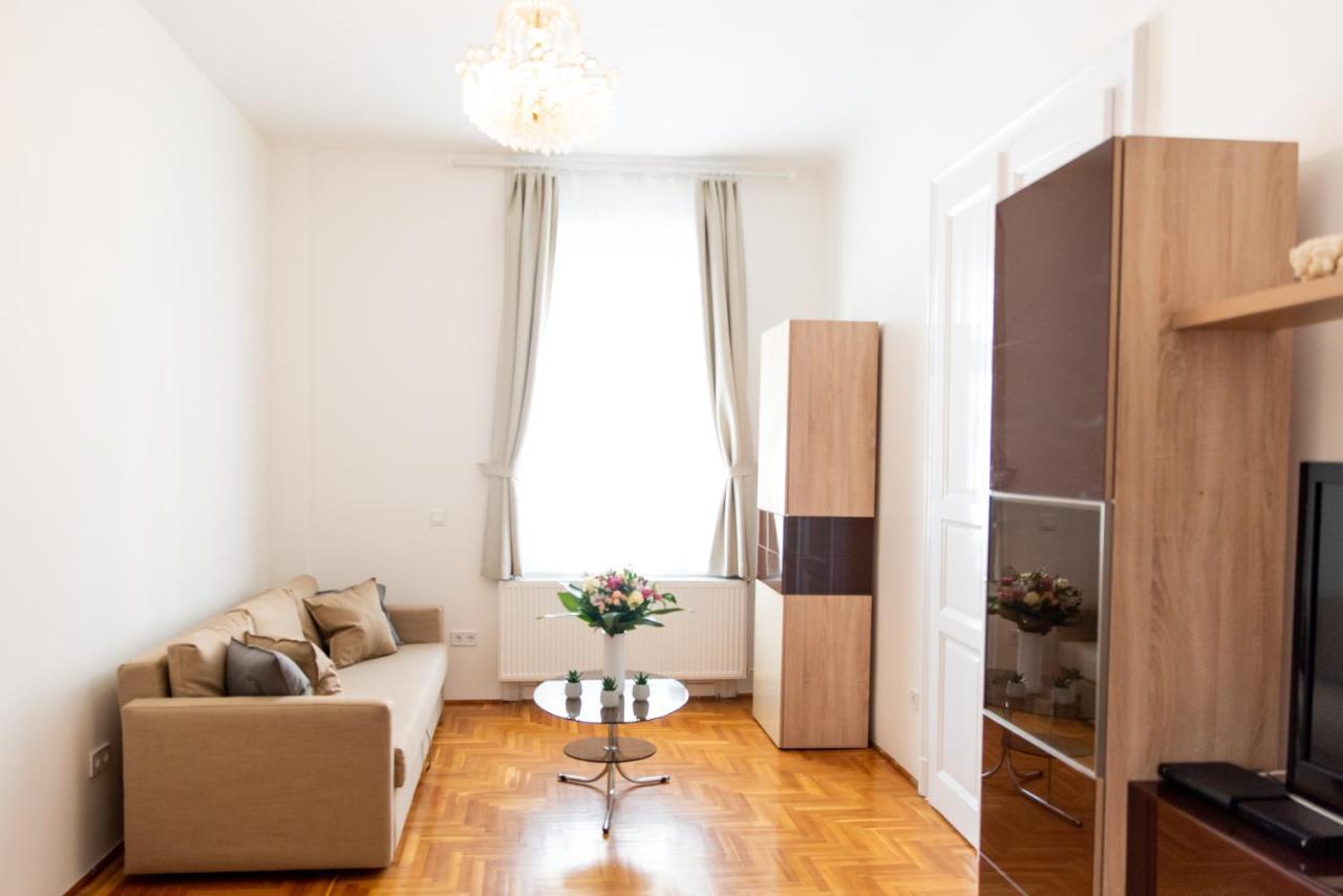 Wess11 Budapest Downtown 1