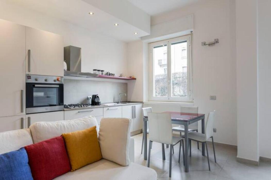 Loreto & Stazione Centrale Cozy Apartment 1