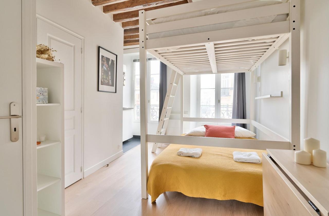 Stylish Mezzanine Studio in the Heart of Paris 3f 1