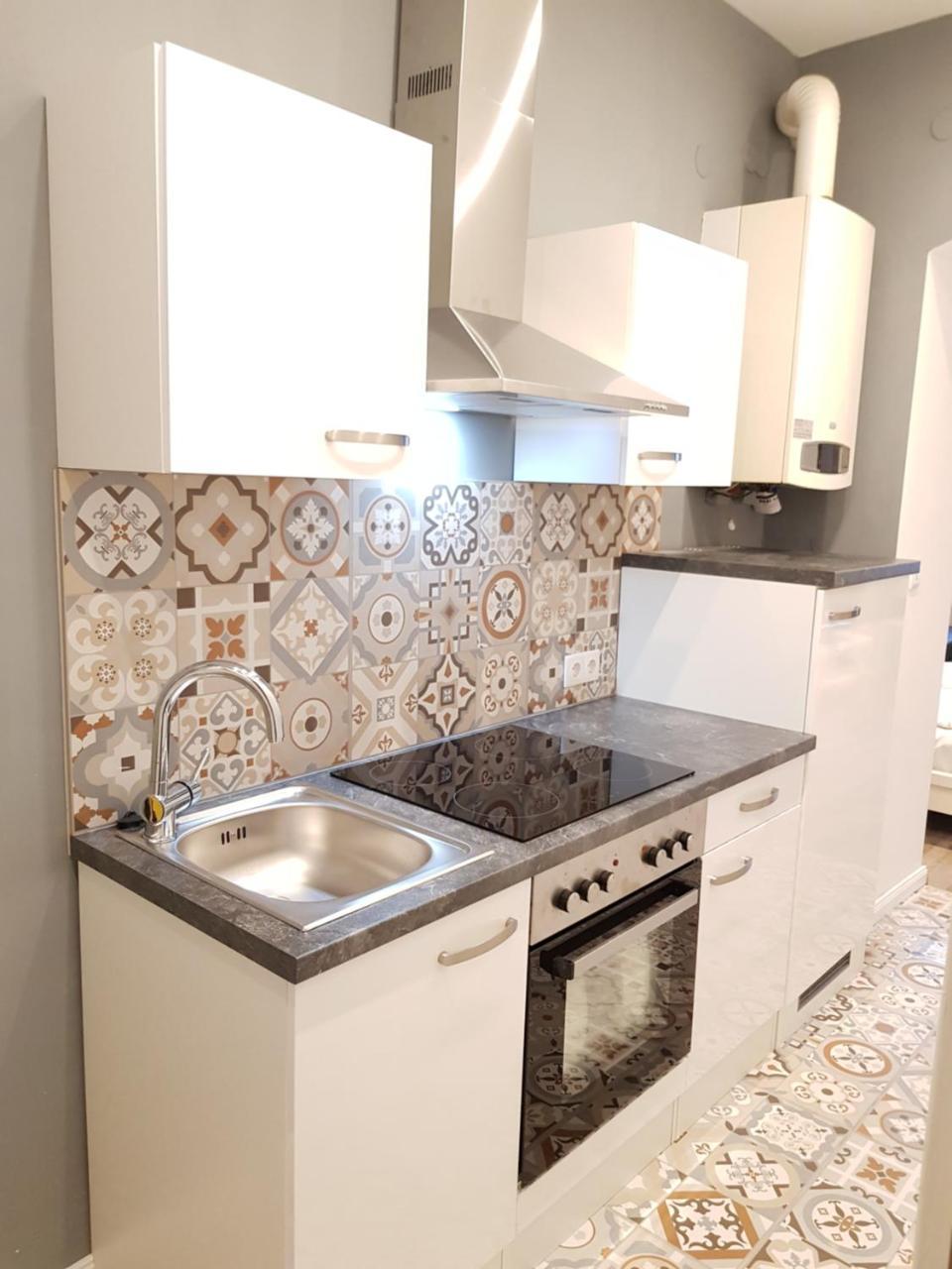 Quiet New Studio - 2 Minutes Near Metro Station 2