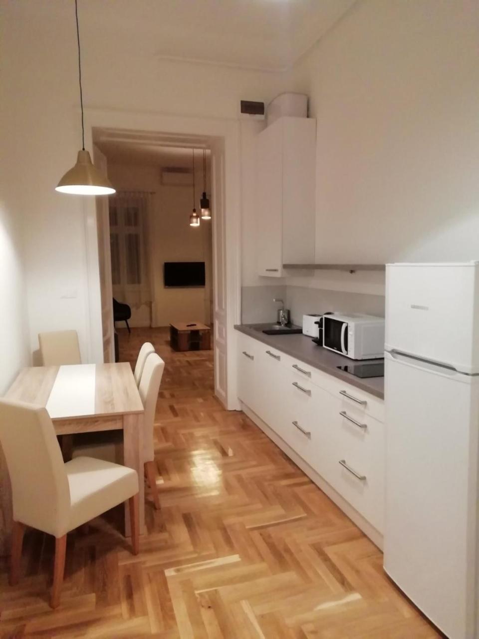 Luxury New Cozy Flat at Dob Street Nearby Gozsdu Court 2