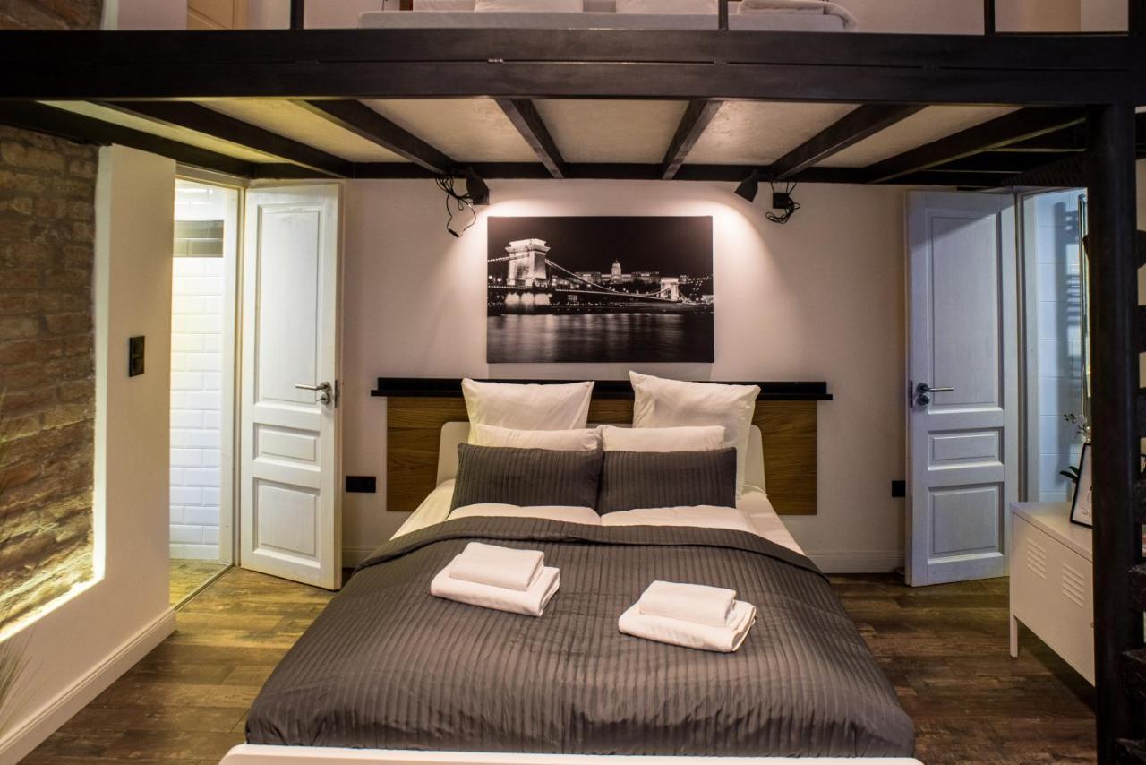 Very Stylish And Fresh Studio Home in the Center 2