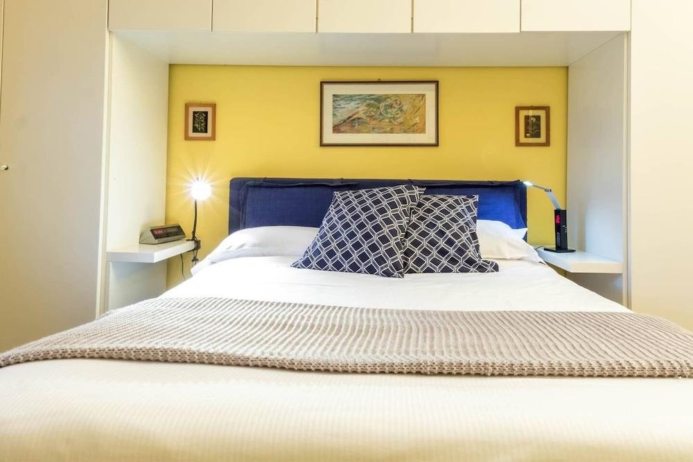 Joivy Quiet Apt W Terrace in Beautiful Area 2