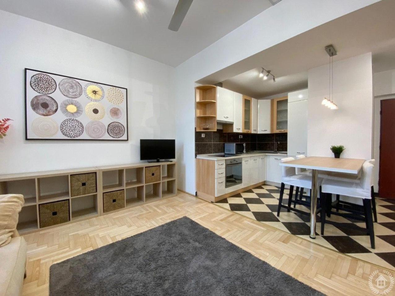 Downtown Vibe Apartment Ii. 2