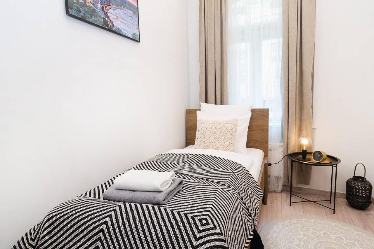 Perfect Place in the Heart of Downtown 2