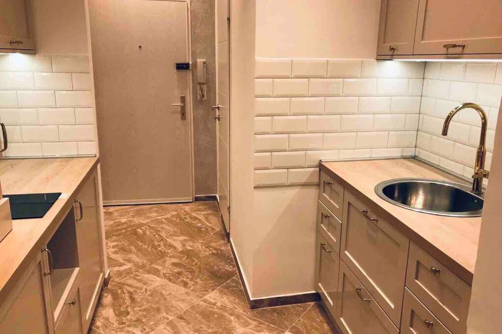 Zeus Design Apartments Modern&Warm City 1