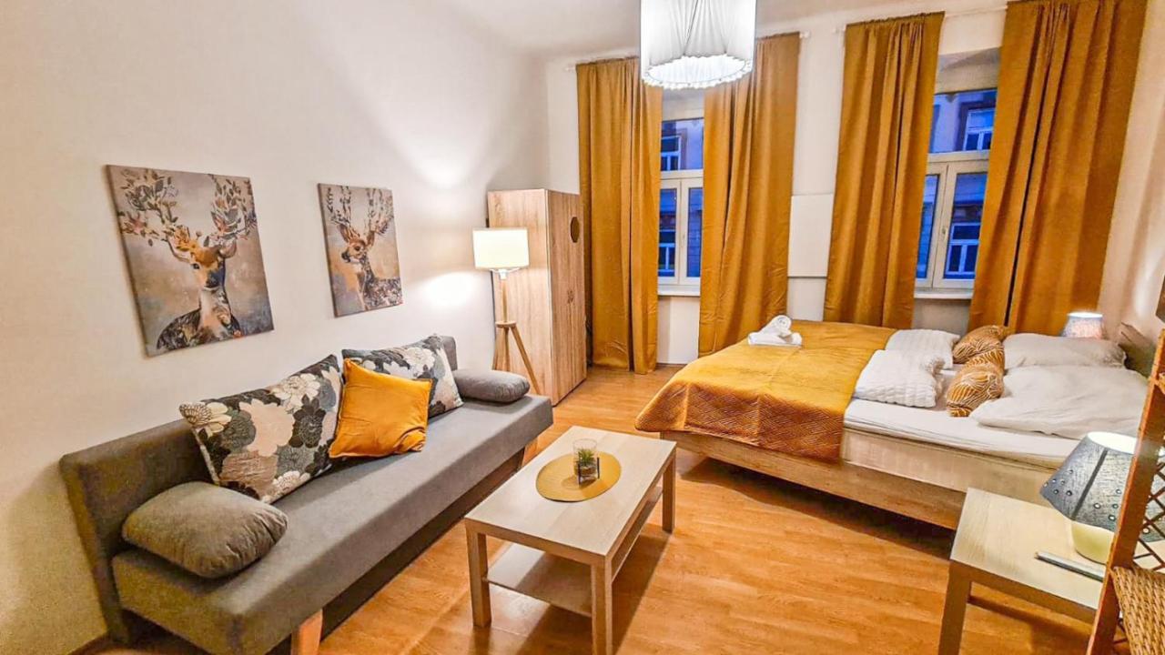 Economy Apartment Well Connected To the Whole City