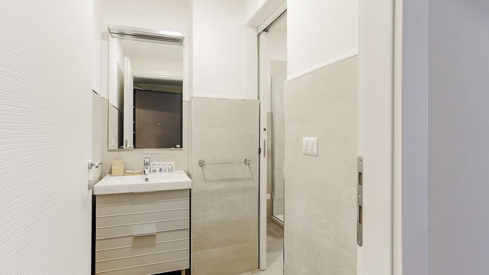 Mi-Brgz1a2 Bergonzoli Place - Bilo a - Dance 1