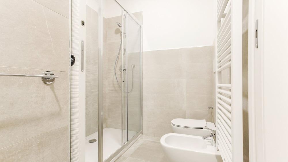 Mi-Brgz1a2 Bergonzoli Place - Bilo a - Dance 2