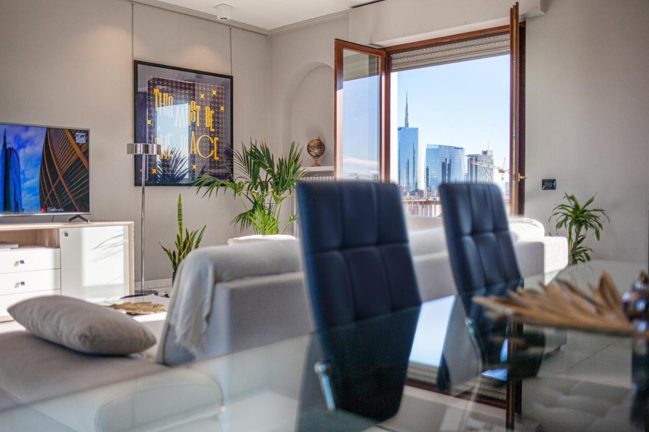 Stelvio Rooftop - Penthouse Skyline with Terrace And Jacuzzi 1