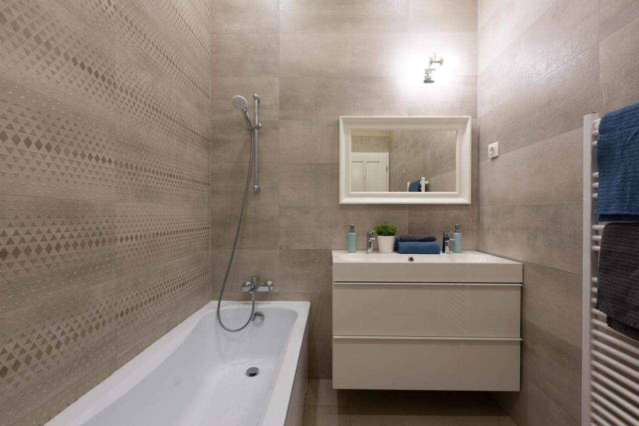 Luxury Quentin Apartment 3 Bedrm, 2 Bathrm 2