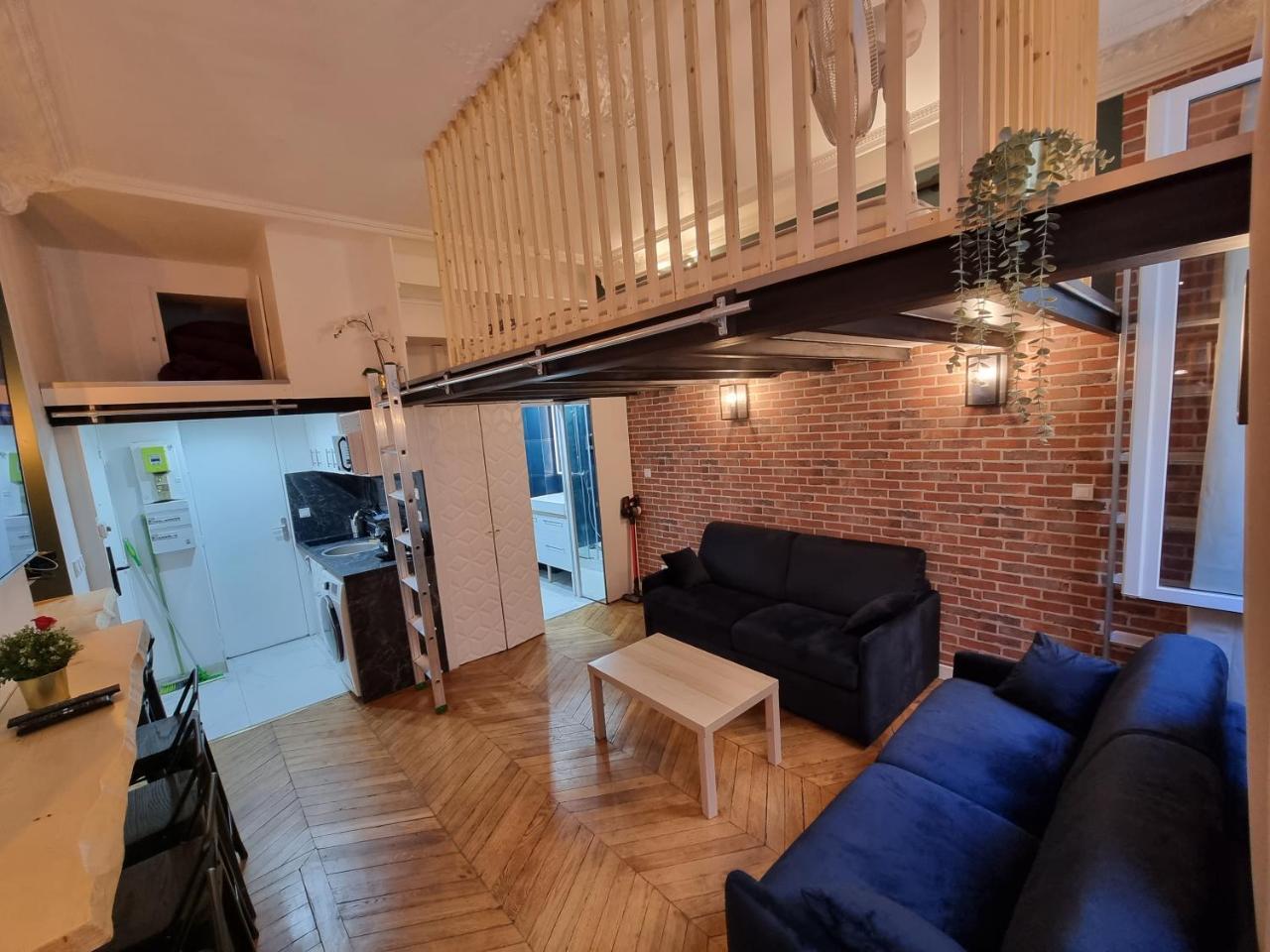 Beautiful Mini Loft Near Saint-Lazare 1