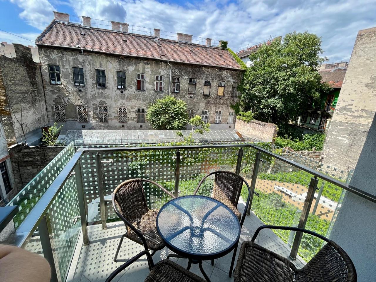 B 304, Apartments in the Heart of Budapest 2