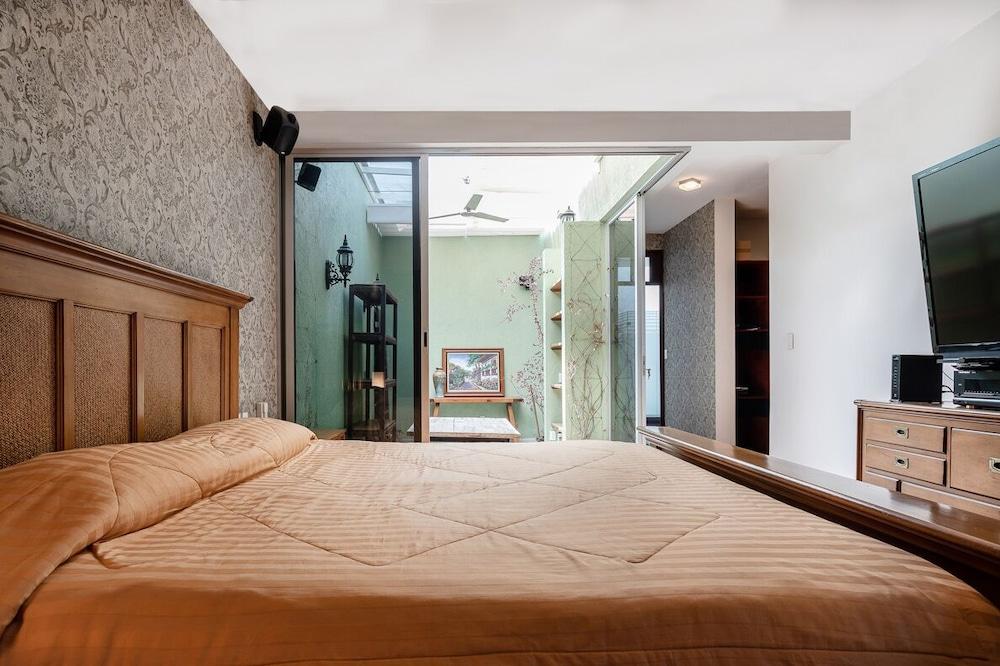 Destination Condesa @Roma Norte Penthouse Loft 1