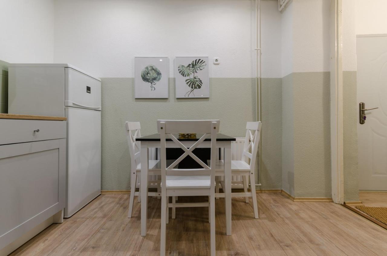 De Lux Studio Apartment in Historical Quarters 2