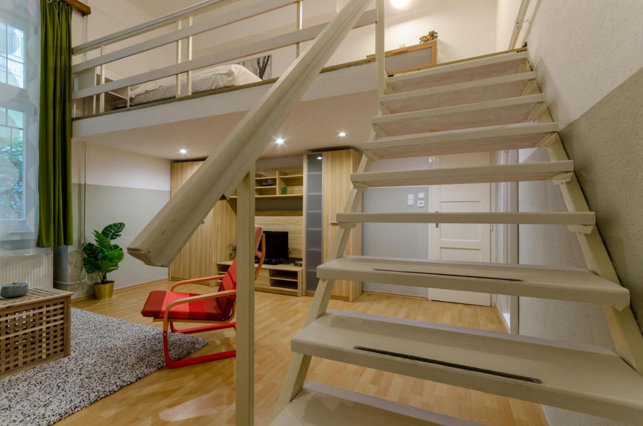 De Lux Studio Apartment in Historical Quarters 1