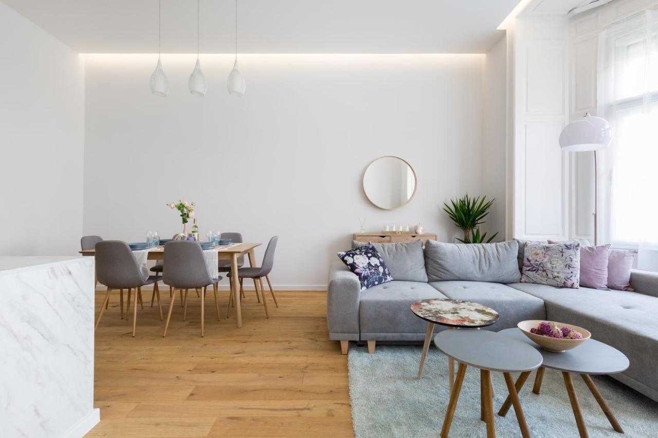 Designer Dream Home in the Center W 2br/2bath 1