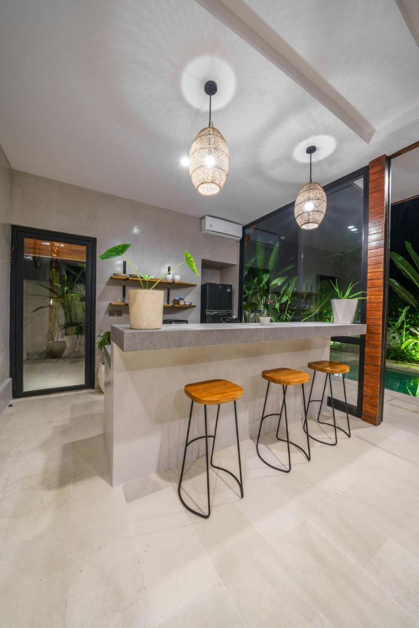 Villa Kirana - Designer 2-Bedroom Villa with Pool in Pererenan 1