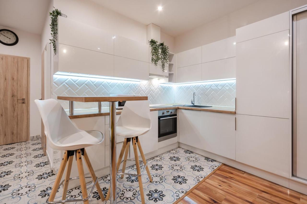 Architecture Fan's Apartment Near Opera House 2