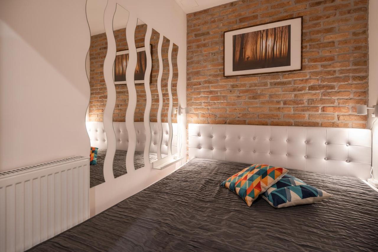 Architecture Fan's Apartment Near Opera House 1