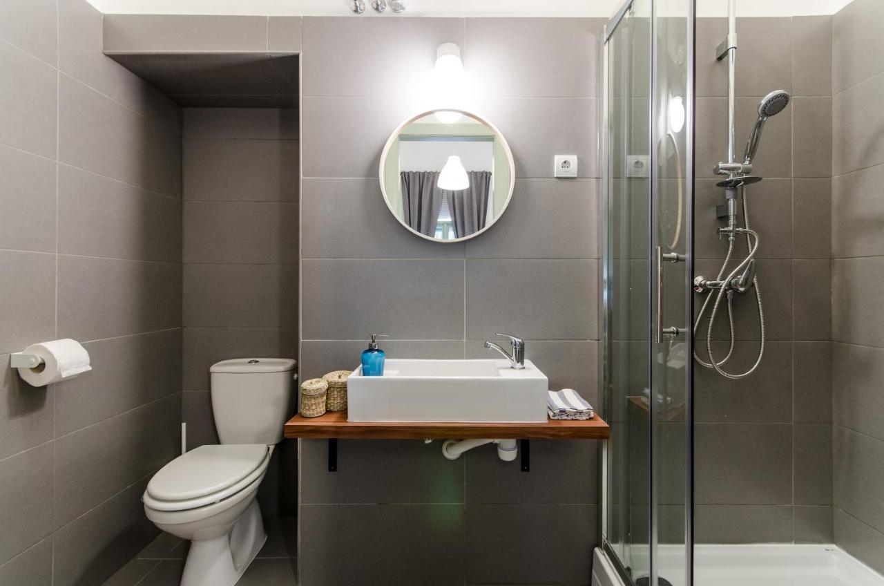 B63 2 Br Apartment in Heart of City 1