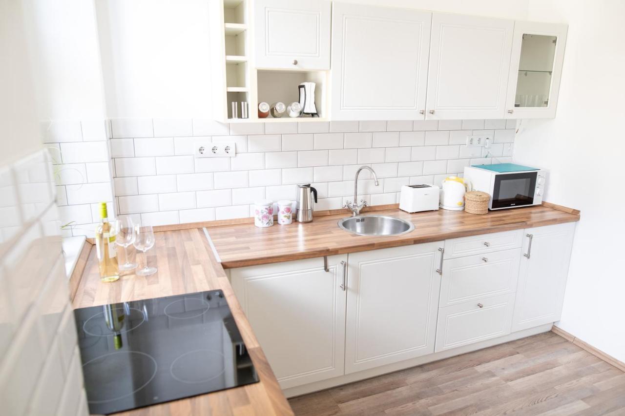 N28 Condo Apartment Next To Andrassy. 2