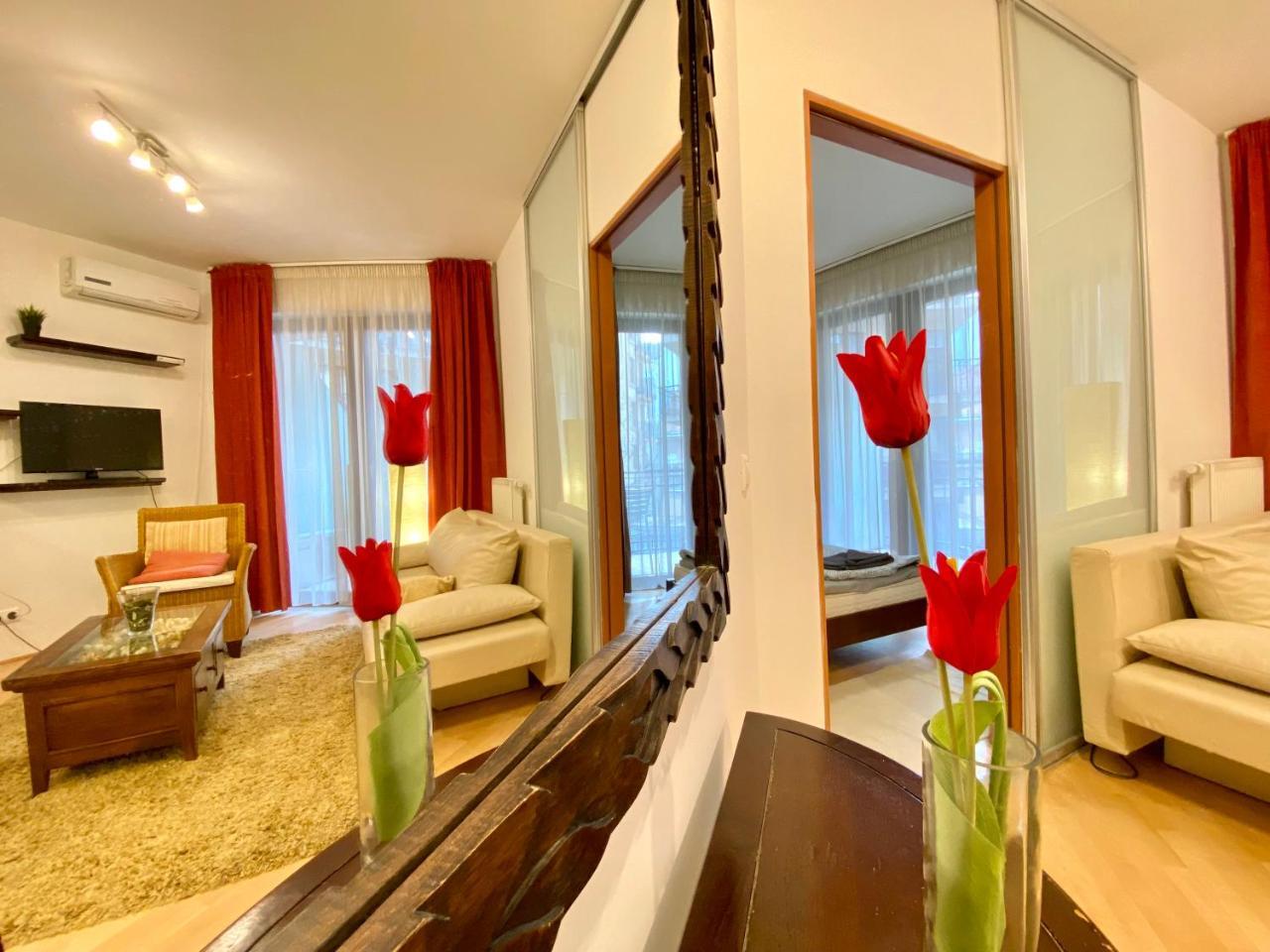 Downtown Vibe-King I Apts 1