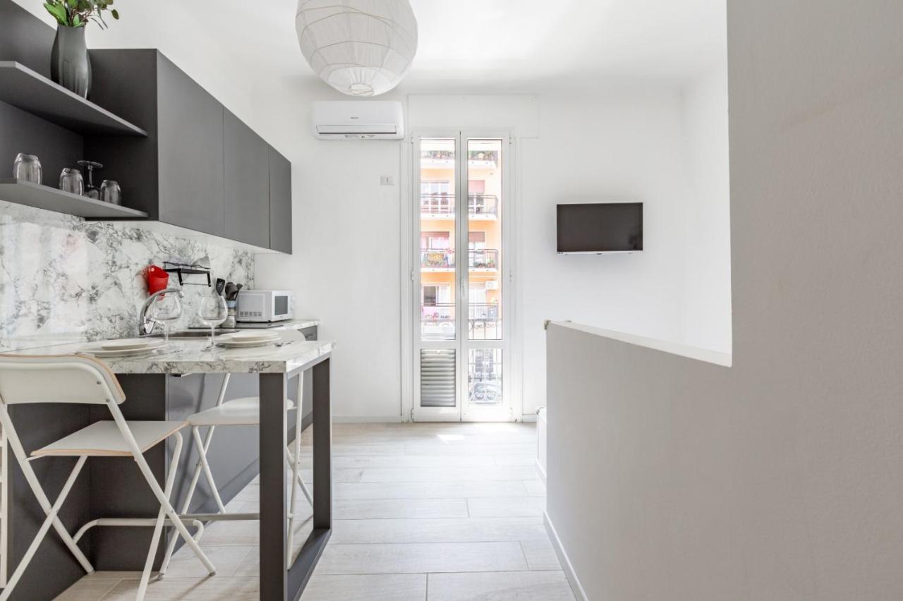 Bright Apt 600mt From Viale Zara! 1