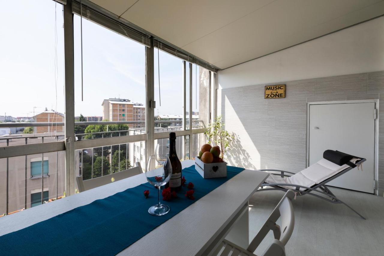 La Veranda - Bright Top Floor Apartment with Views of the Madonnina 1