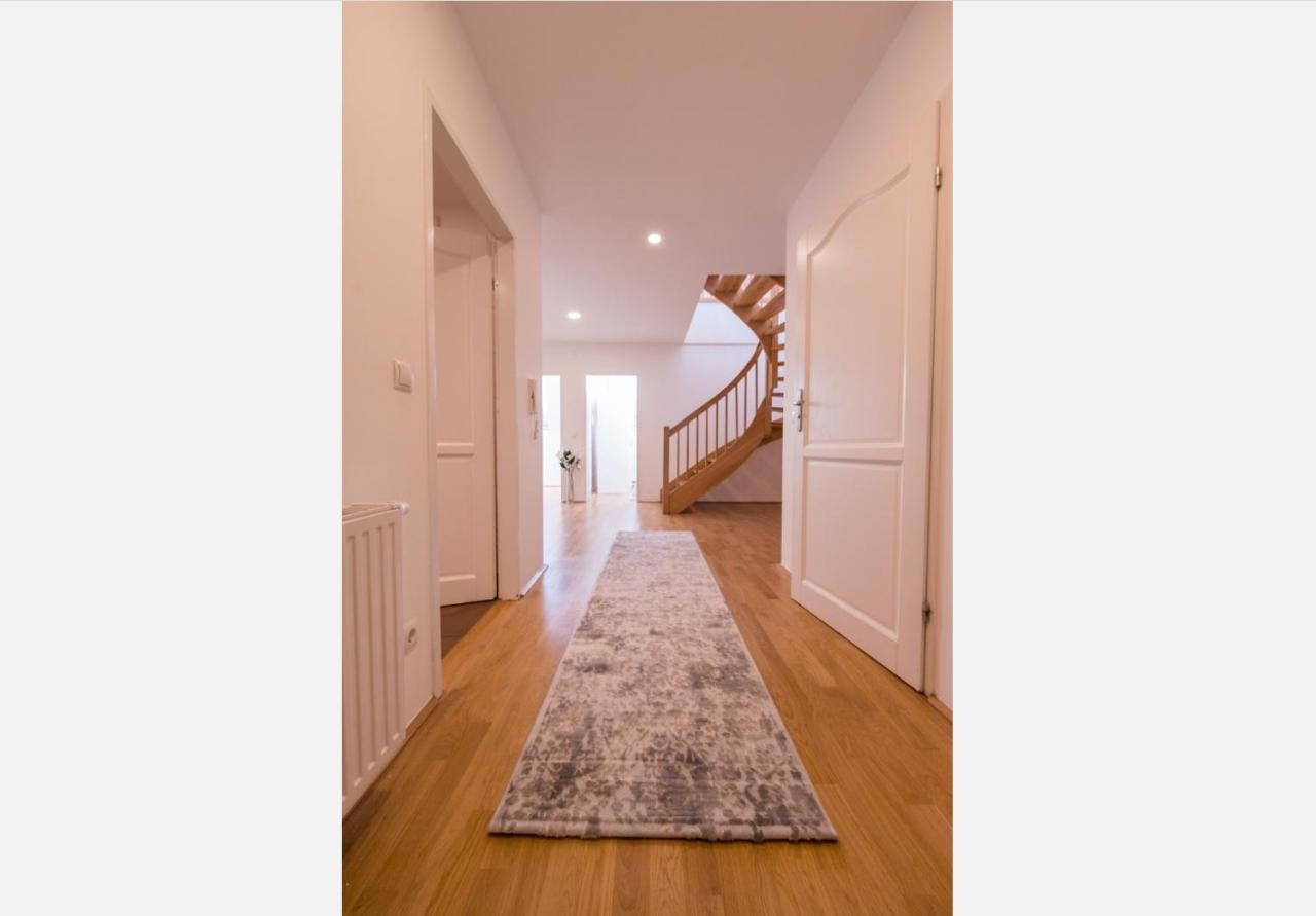 Sunny & Cozy Penthouse with Balcony Dg3 1