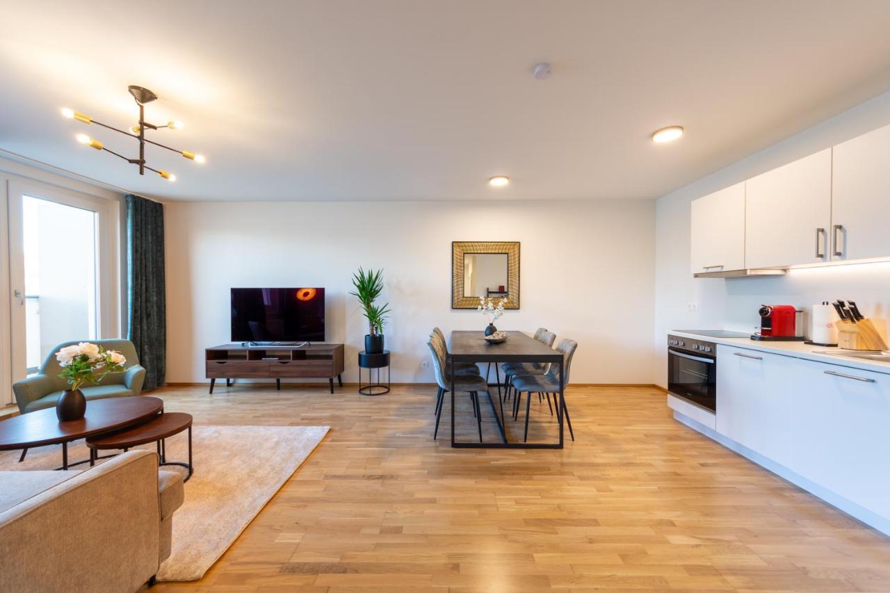 Modernes Stadtapartment Mit Terrasse 2