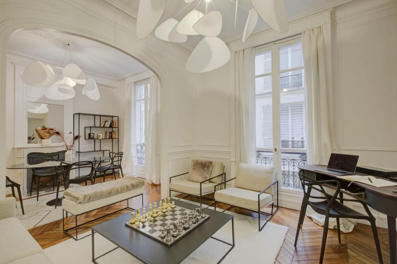 Le Parisien Chic Et Contemporain 1