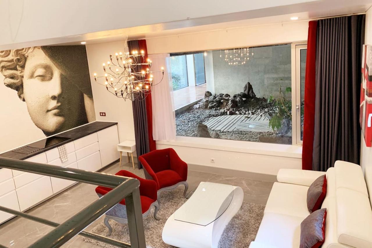 Home in Paris - Elegant Flat in Le Marais, Old Paris