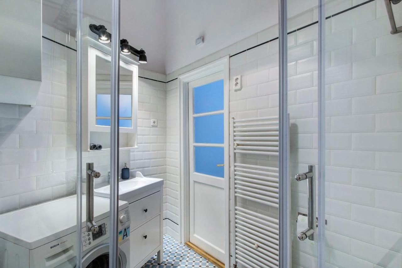 Alma's Romantic Getaway 2