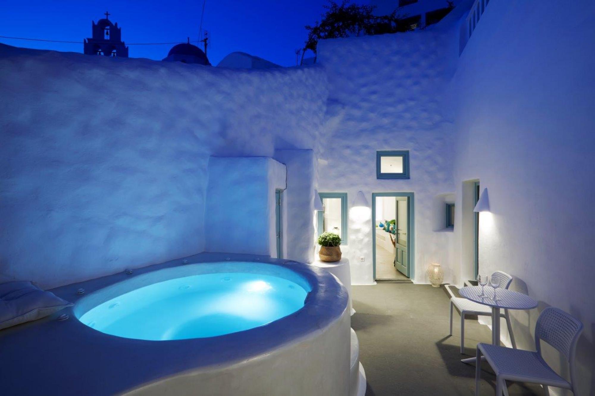 Two Bedroom Villa with Private Outdoor Jacuzzi